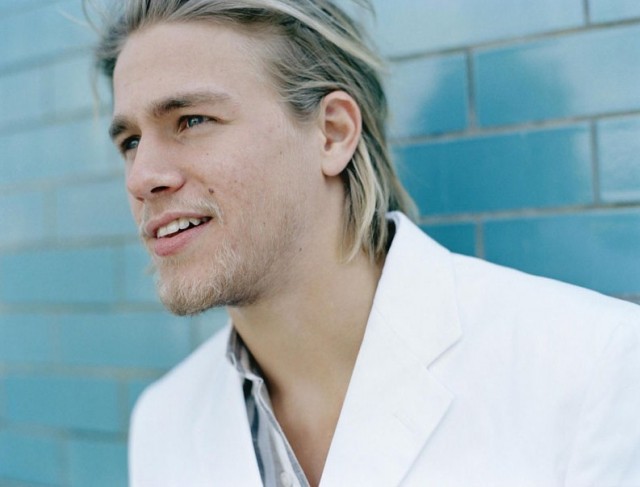 Charlie Hunnam Fotoğrafı