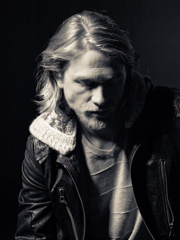 Charlie Hunnam Fotoğrafı