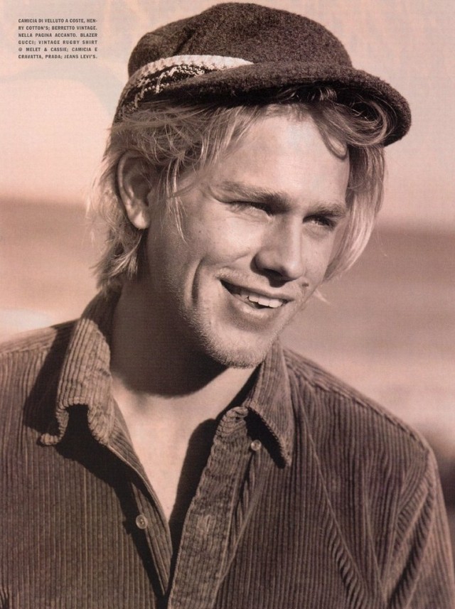 Charlie Hunnam Fotoğrafı