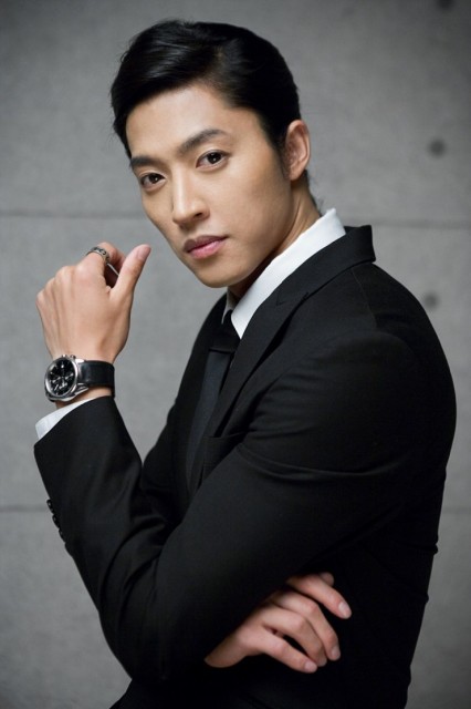 Min Ji-hyeok Fotoğrafı