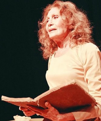 Yıldız Kenter Fotoğrafı