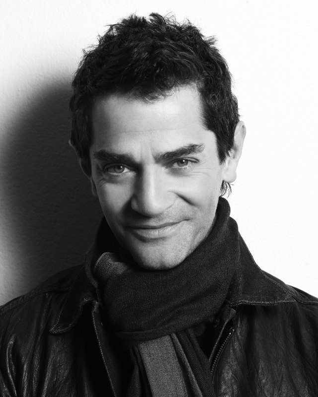 James Frain fotoğrafı