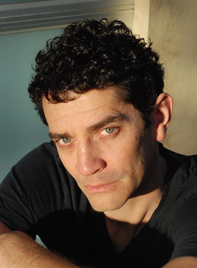 James Frain Fotoğrafı