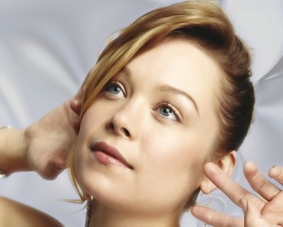 Alexandra Holden Fotoğrafı