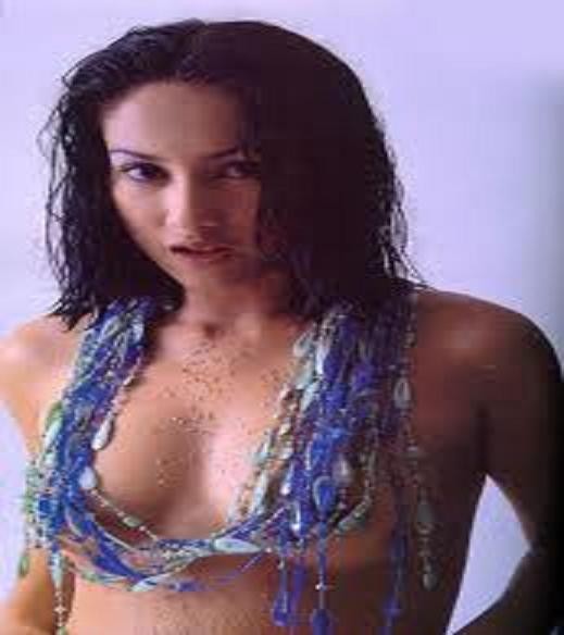 Ina Raymundo fotoğrafı