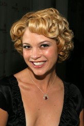 Nicki Aycox fotoğrafı