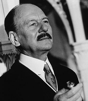 John Gielgud fotoğrafı
