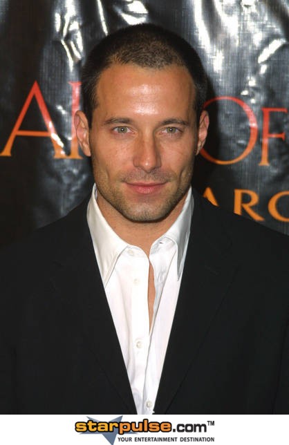 Johnny Messner Fotoğrafı