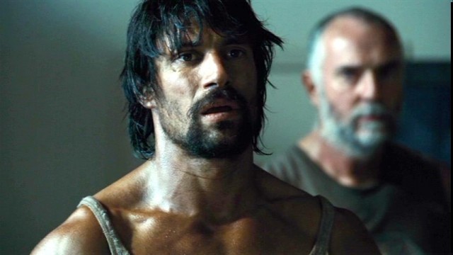 Manu Bennett fotoğrafı