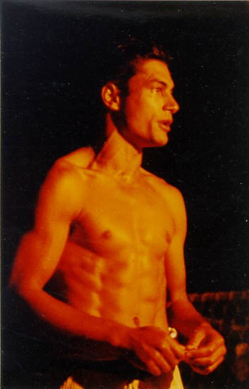 Manu Bennett Fotoğrafı