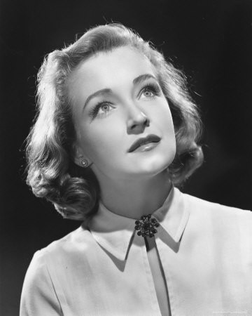 Nina Foch fotoğrafı