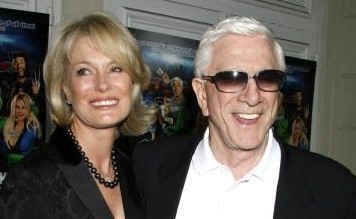 Leslie Nielsen fotoğrafı