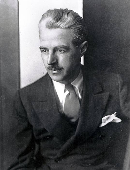 Dashiell Hammett fotoğrafı