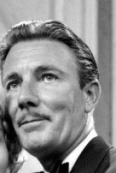 Tom Helmore fotoğrafı