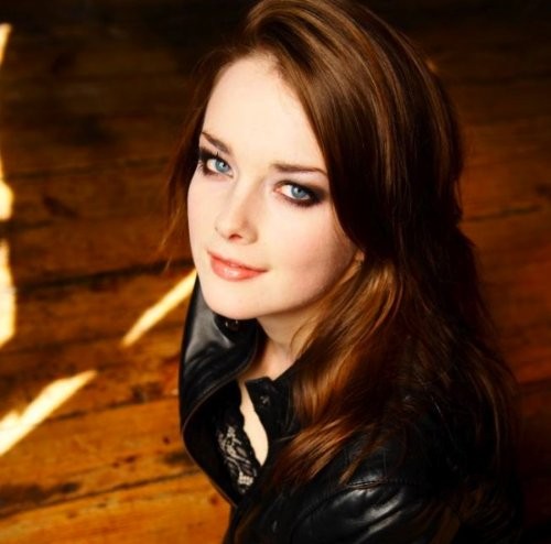 Allie MacDonald Fotoğrafı