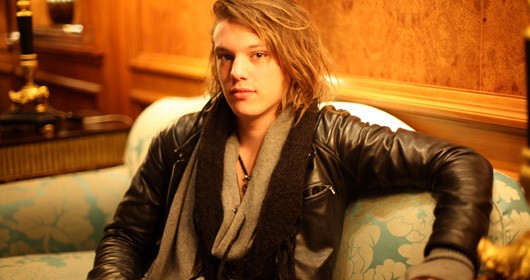 Jamie Campbell Bower Fotoğrafı