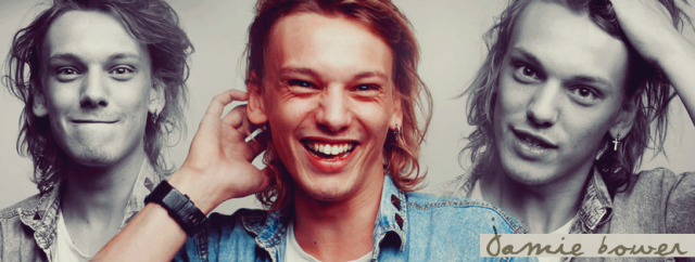 Jamie Campbell Bower Fotoğrafı