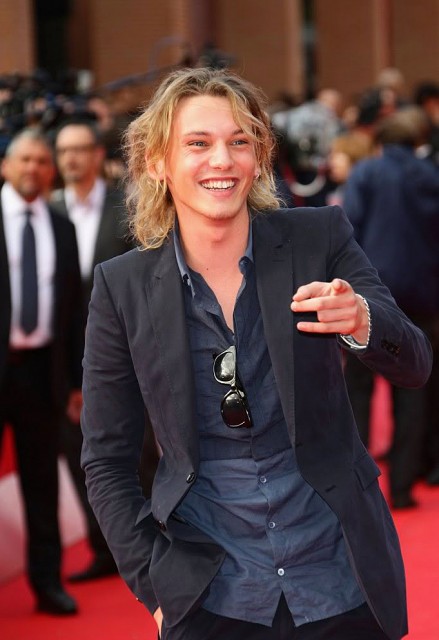 Jamie Campbell Bower Fotoğrafı