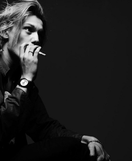 Jamie Campbell Bower Fotoğrafı