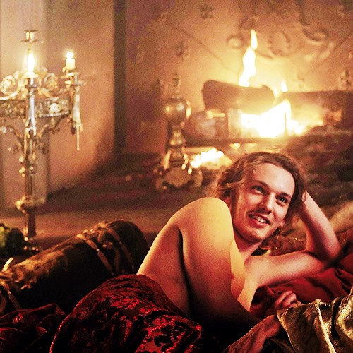 Jamie Campbell Bower Fotoğrafı