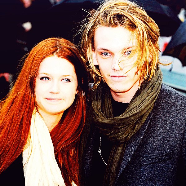 Jamie Campbell Bower Fotoğrafı