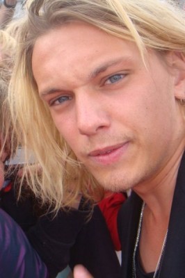 Jamie Campbell Bower Fotoğrafı