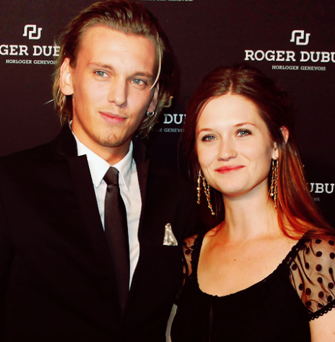 Jamie Campbell Bower Fotoğrafı