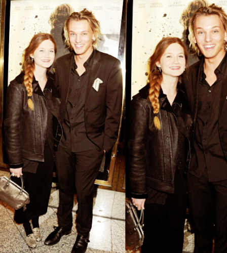 Jamie Campbell Bower Fotoğrafı