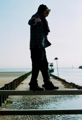 Jamie Campbell Bower Fotoğrafı