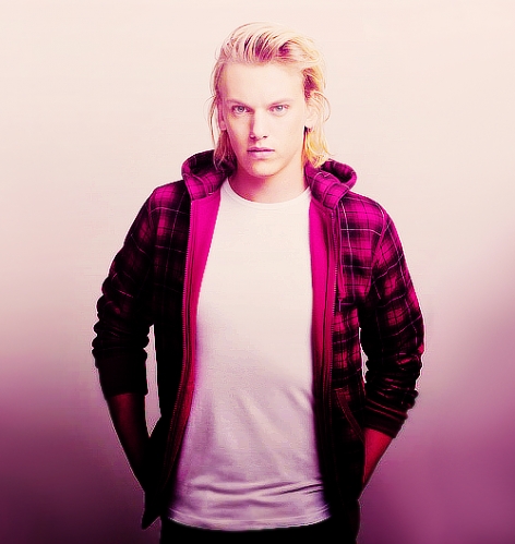 Jamie Campbell Bower Fotoğrafı