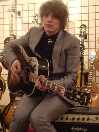 Jamie Campbell Bower Fotoğrafı