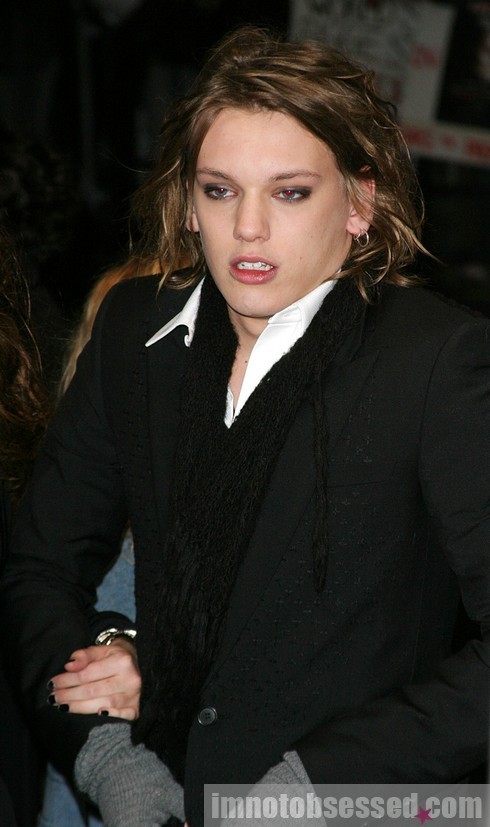 Jamie Campbell Bower Fotoğrafı