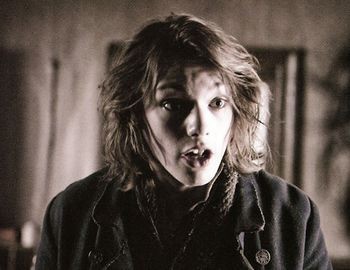 Jamie Campbell Bower Fotoğrafı