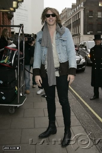 Jamie Campbell Bower Fotoğrafı