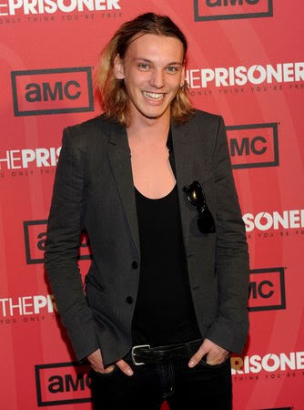 Jamie Campbell Bower Fotoğrafı
