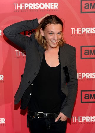 Jamie Campbell Bower Fotoğrafı