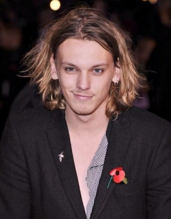 Jamie Campbell Bower Fotoğrafı