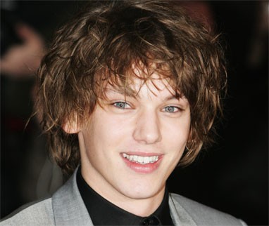 Jamie Campbell Bower Fotoğrafı