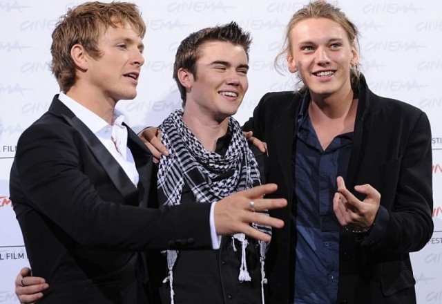 Jamie Campbell Bower Fotoğrafı