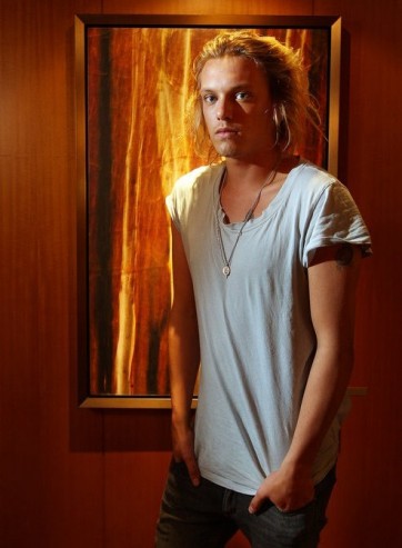 Jamie Campbell Bower Fotoğrafı