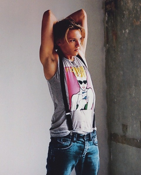 Jamie Campbell Bower Fotoğrafı