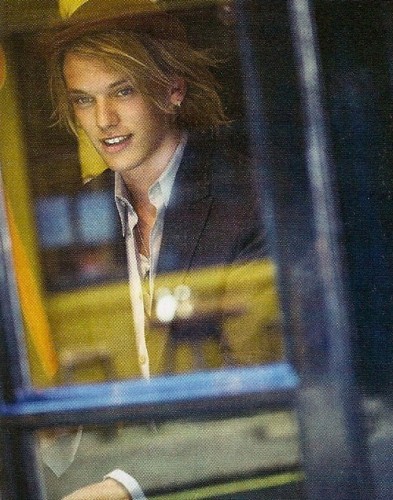 Jamie Campbell Bower Fotoğrafı