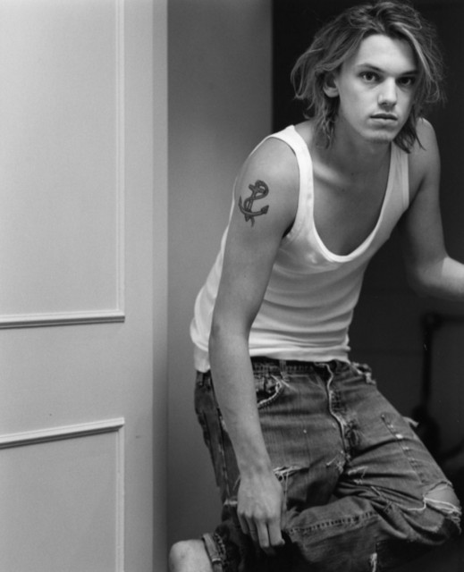 Jamie Campbell Bower Fotoğrafı