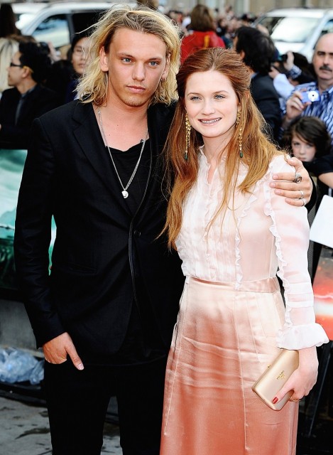 Jamie Campbell Bower Fotoğrafı