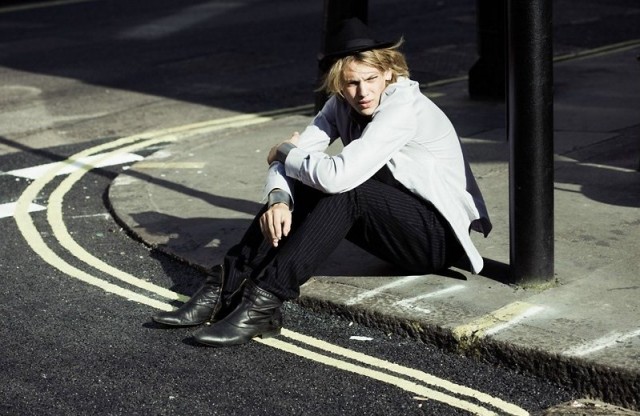 Jamie Campbell Bower Fotoğrafı
