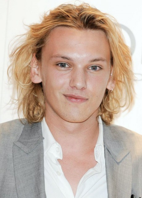 Jamie Campbell Bower Fotoğrafı