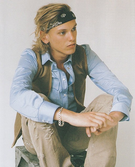 Jamie Campbell Bower Fotoğrafı
