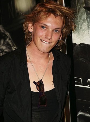 Jamie Campbell Bower Fotoğrafı