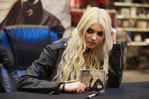 Taylor Momsen Fotoğrafı