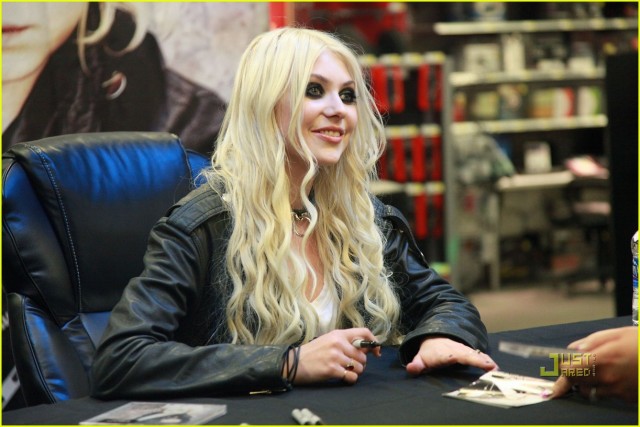 Taylor Momsen Fotoğrafı